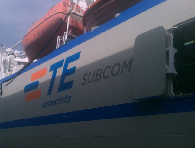 H&M Signs - Installation