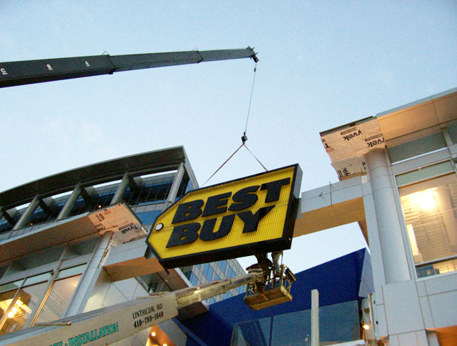 H&M Signs - Installation